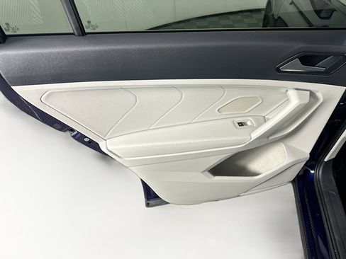 Used 2023 Volkswagen Tiguan SE image 24