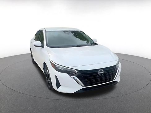 Used 2024 Nissan Sentra SV image 3