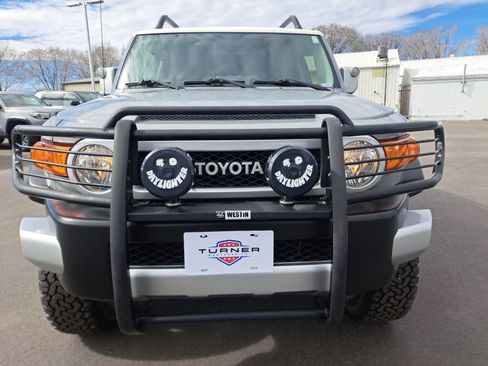 Used 2014 Toyota FJ Cruiser 4WD w/ Convenience Package image 9