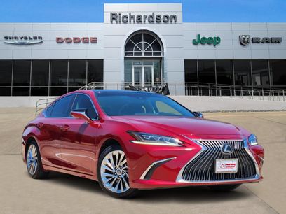 Used 2021 Lexus ES 350 Ultra Luxury w/ Accessory Package 2