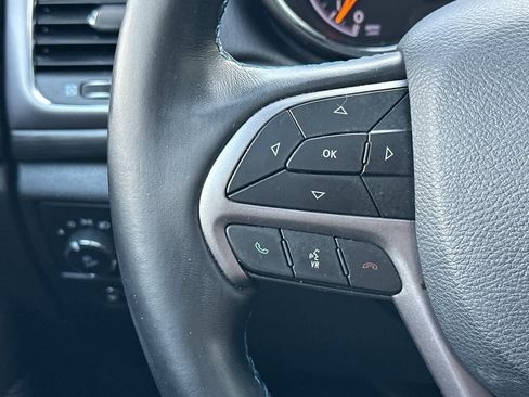 Used 2019 Jeep Grand Cherokee Laredo image 26