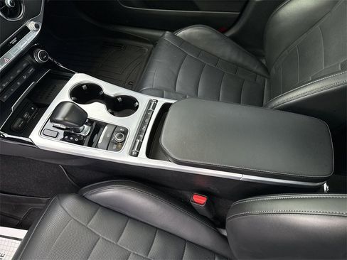 Used 2022 Kia Stinger GT2 image 23