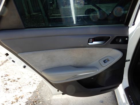 Used 2019 Toyota Avalon XSE image 19