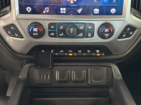 Used 2015 Chevrolet Silverado 2500 LTZ AWD/4WD image 25