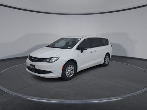 New 2026 Chrysler Voyager LX image 7