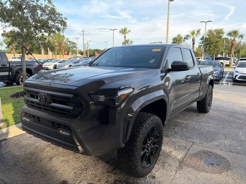 Used 2025 Toyota Tacoma SR5 AWD/4WD image 8