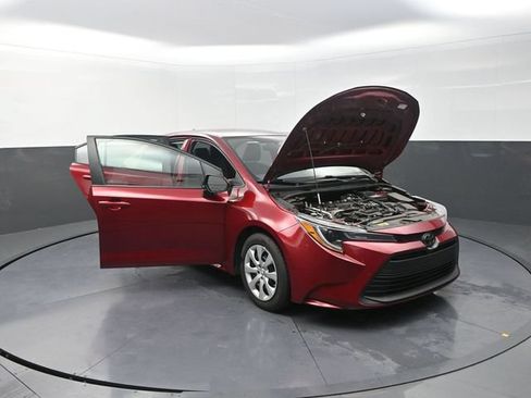 Used 2024 Toyota Corolla LE FWD image 39