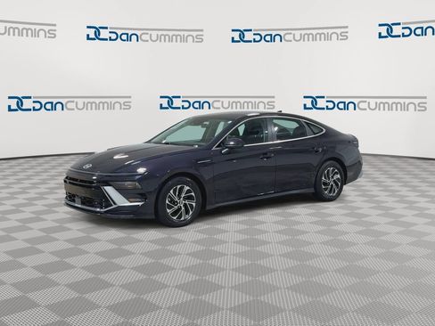 Used 2026 Hyundai Sonata Blue FWD image 4