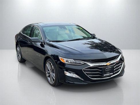 Used 2024 Chevrolet Malibu LT image 3