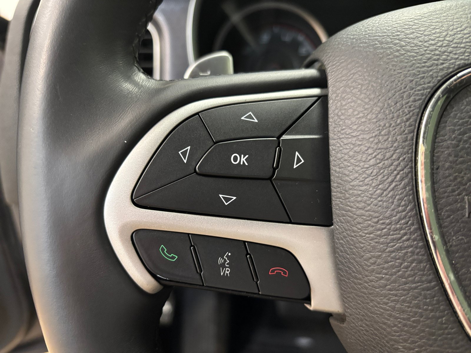 Used 2015 Dodge Charger SXT RWD image 34