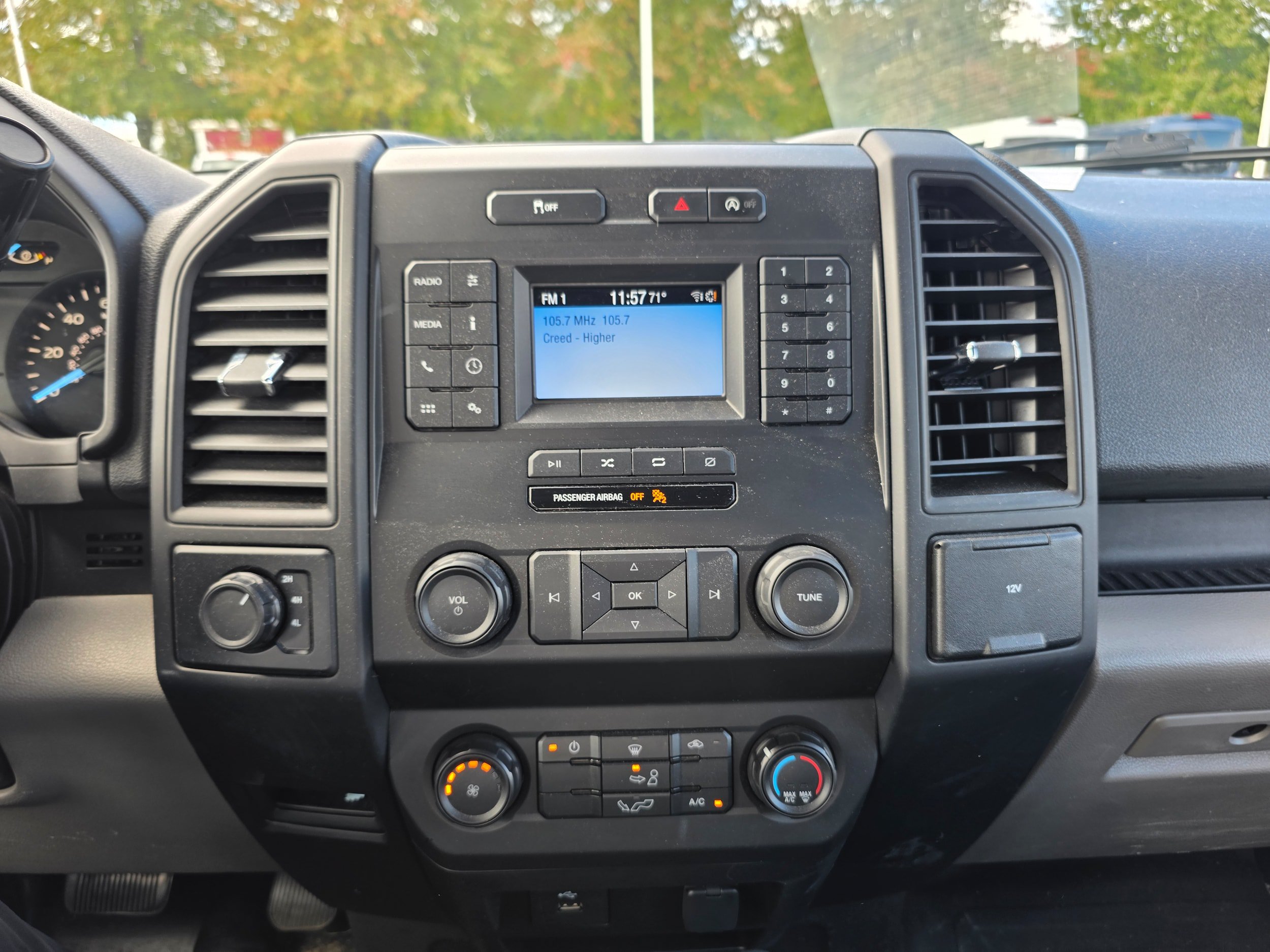 Used 2019 Ford F150 XL w/ Equipment Group 101A Mid AWD/4WD image 13