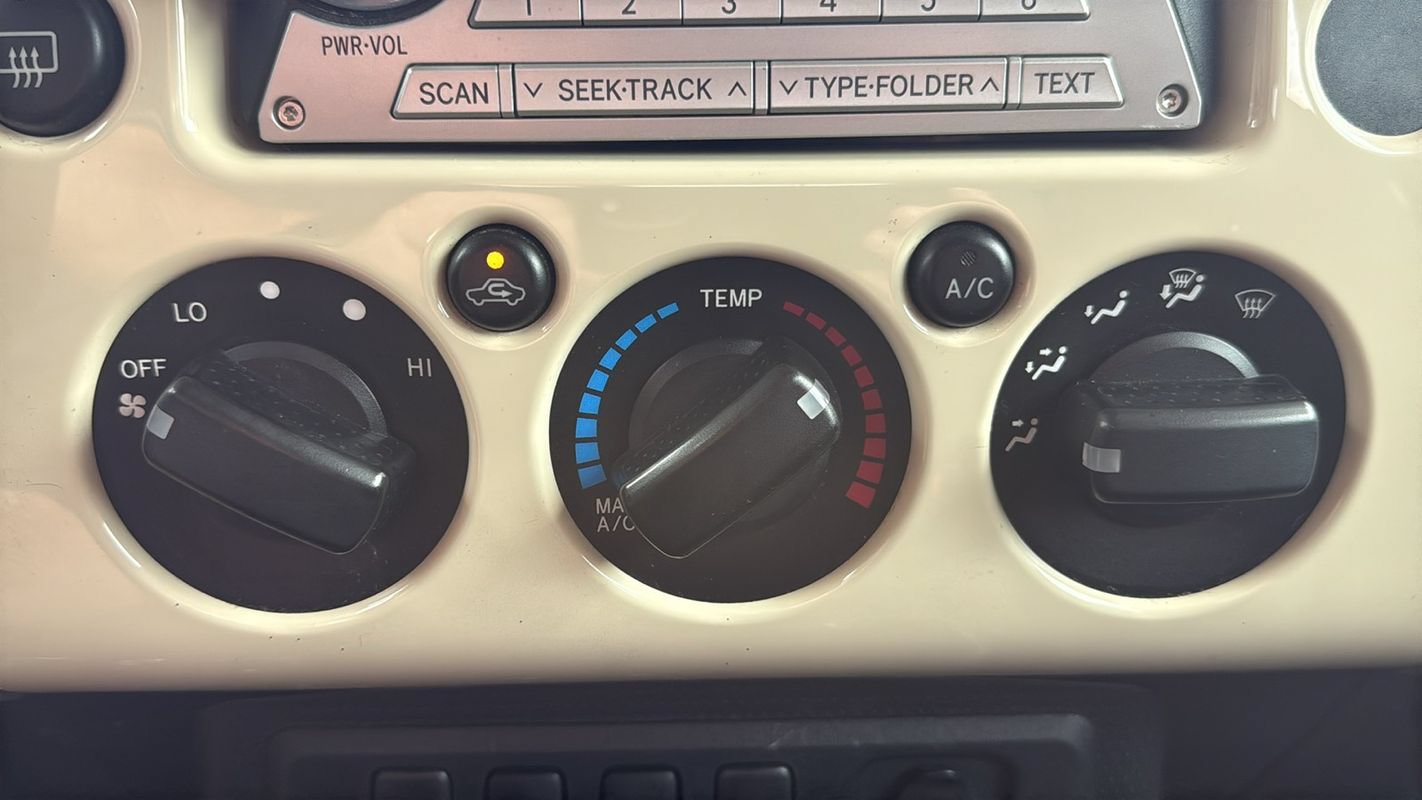 Used 2008 Toyota FJ Cruiser 4WD image 25