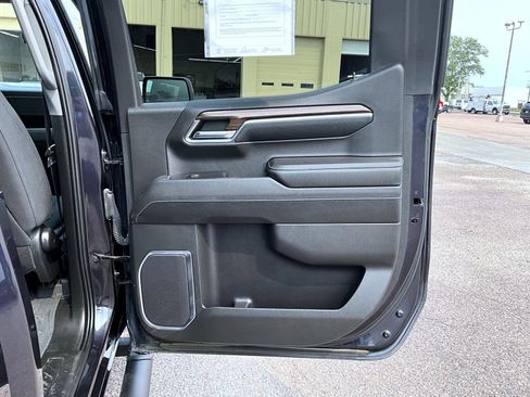 Used 2023 Chevrolet Silverado 1500 LT Trail Boss image 17