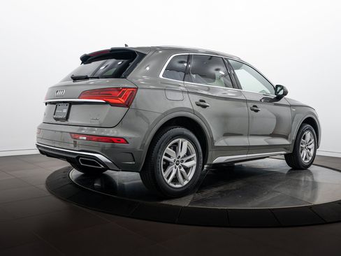 Certified 2023 Audi Q5 2.0T Premium w/ Convenience Package AWD/4WD image 4