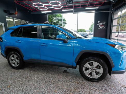 Used 2019 Toyota RAV4 XLE FWD image 5