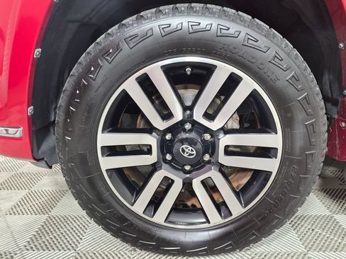Used 2018 Toyota 4Runner Limited AWD/4WD image 30