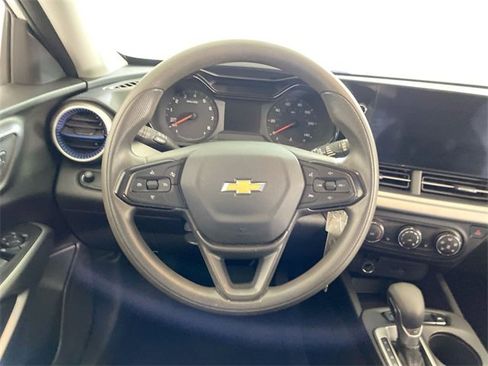 Used 2024 Chevrolet Trax LS w/ LS Convenience Package image 34