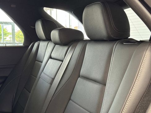 Certified 2025 Mercedes-Benz GLE 450e 4MATIC w/ Driver Assistance Package image 19