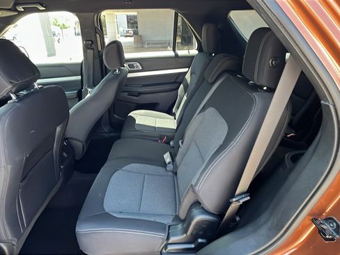 Used 2017 Ford Explorer XLT FWD image 24