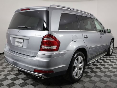 Used 2011 Mercedes-Benz GL 450 4MATIC image 2