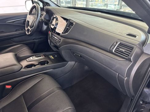 Certified 2024 Honda Passport TrailSport image 22