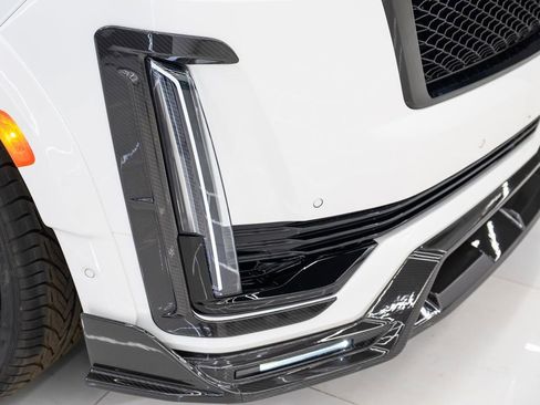 Used 2024 Cadillac Escalade Sport Platinum w/ LPO, ONYX Package image 23