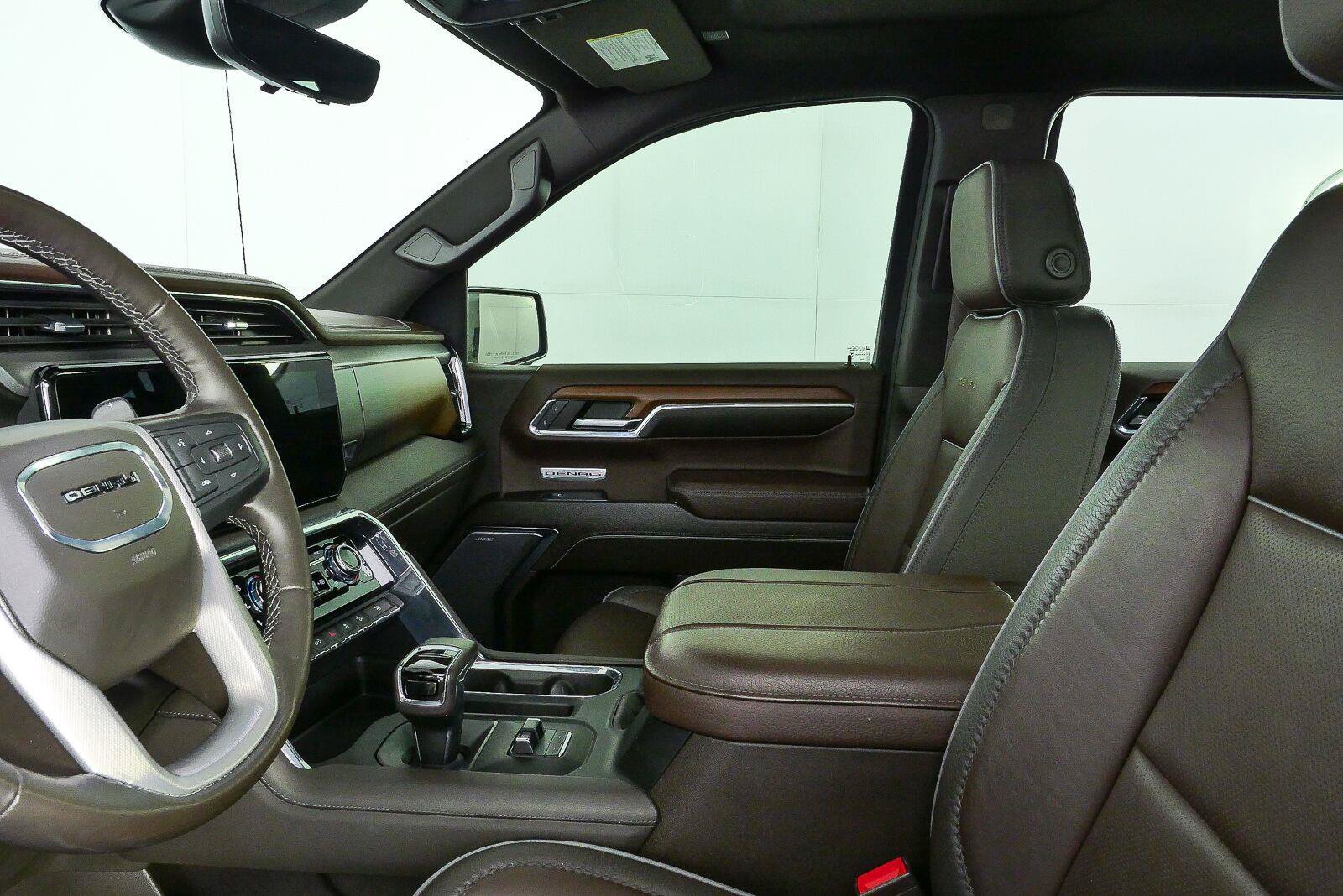 Used 2023 GMC Sierra 1500 Denali w/ Denali Reserve Package AWD/4WD image 5