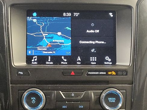 Used 2018 Ford Explorer XLT w/ Equipment Group 202A FWD image 25