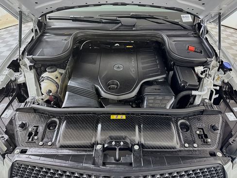 Used 2025 Mercedes-Benz GLE 450 4MATIC w/ AMG Line Exterior image 30