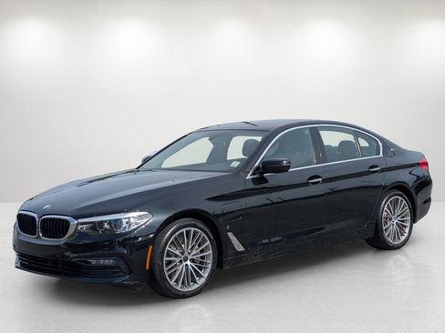 Used 2018 BMW 530e RWD image 1