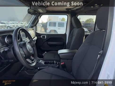 Used 2023 Jeep Wrangler Sport S image 9