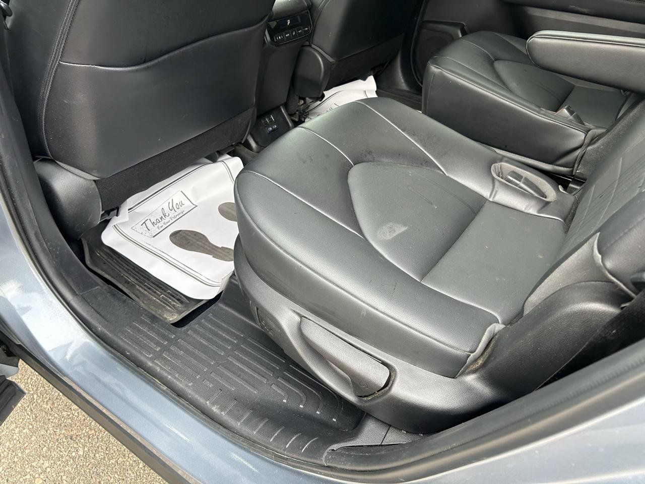 Used 2022 Toyota Highlander XLE AWD/4WD image 9