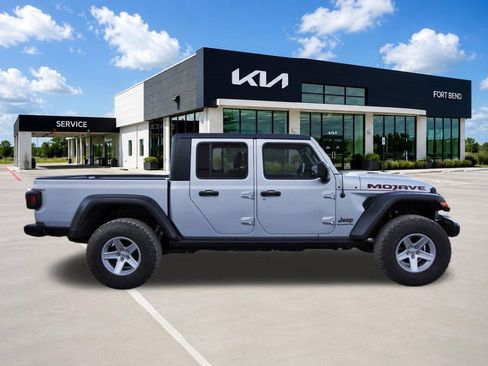 Used 2022 Jeep Gladiator Mojave w/ Cold Weather Group AWD/4WD image 4