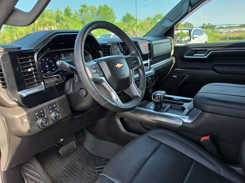 Certified 2023 Chevrolet Silverado 1500 LTZ AWD/4WD image 14