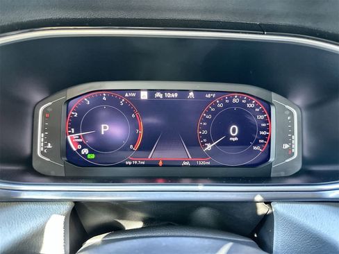 Used 2025 Volkswagen Taos SEL image 18