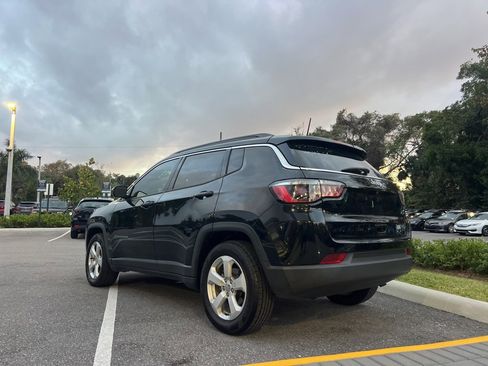 Used 2021 Jeep Compass Latitude image 18