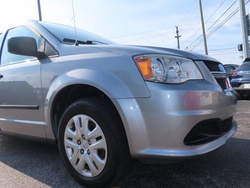Used 2016 Dodge Grand Caravan American Value Package w/ UConnect Hands-Free Group FWD image 19