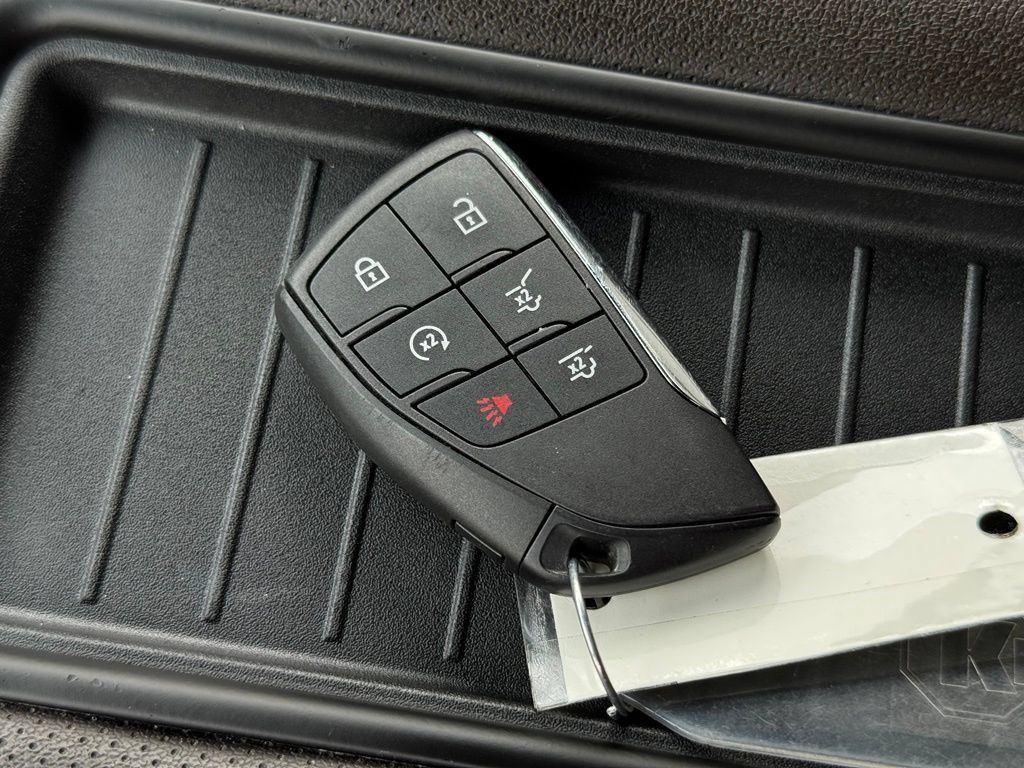 Used 2024 GMC Yukon XL SLT AWD/4WD image 41