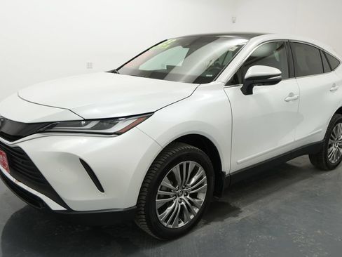 Used 2023 Toyota Venza Limited AWD/4WD image 3