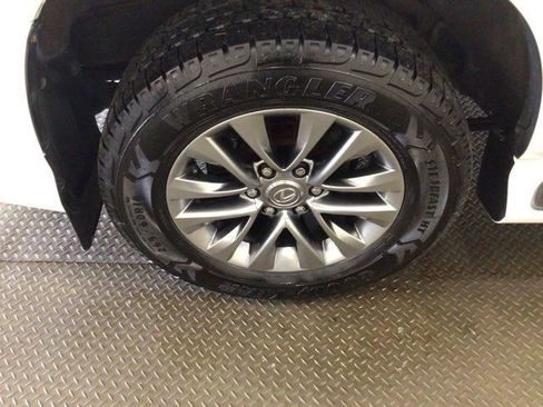 Used 2015 Lexus GX 460 Luxury AWD/4WD image 28