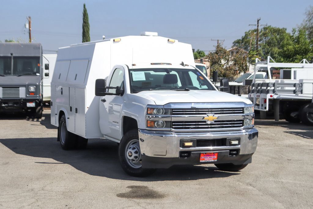 Used 2015 Chevrolet Silverado 3500 W/T RWD image 2