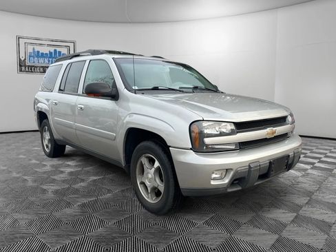Used 2005 Chevrolet TrailBlazer EXT LT Extended Sport Utility 4D w/ Luxury Package image 4