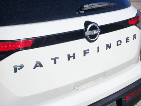 Used 2025 Nissan Pathfinder SV image 11