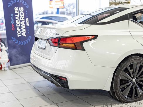 Used 2019 Nissan Altima 2.5 SR w/ SR Premium Package image 11