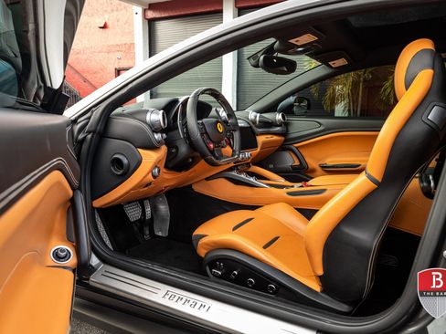 Used 2018 Ferrari GTC4Lusso T image 2