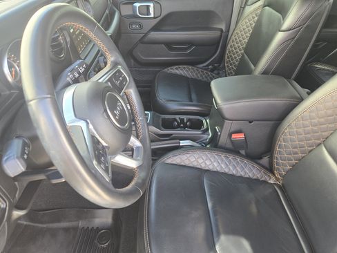 Used 2021 Jeep Wrangler Unlimited Sahara image 15