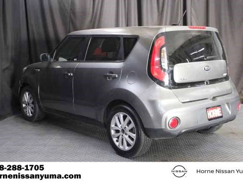 Used 2017 Kia Soul + image 14