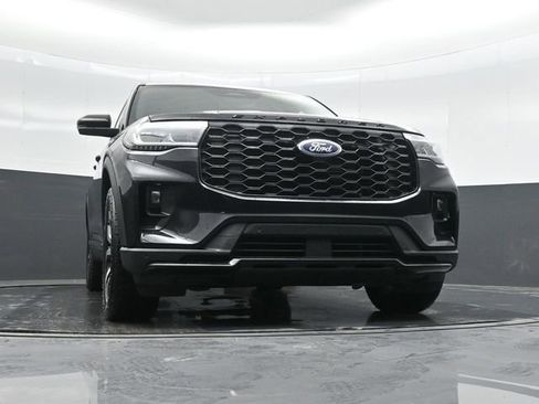 Used 2025 Ford Explorer ST-Line w/ Premium Package image 37