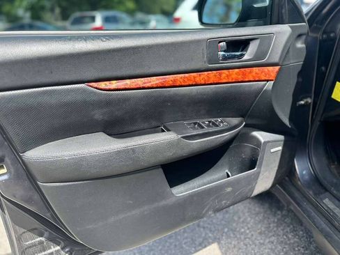 Used 2012 Subaru Outback 3.6R Limited AWD/4WD image 10