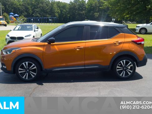 Used 2019 Nissan Kicks S FWD image 10